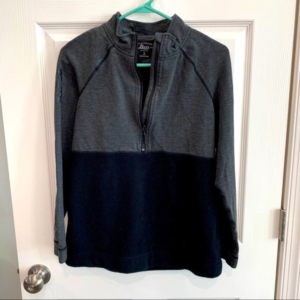 G H Bass & Co quarter zip pullover gray‎ & black
